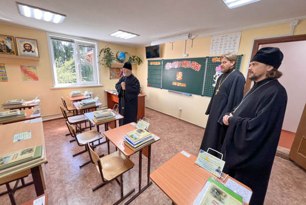 Православная школа Улан-Удэ начала учебный год в собственном здании
