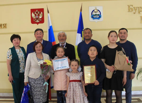 Семья из Бурятии стала одной из «Семей года» в России