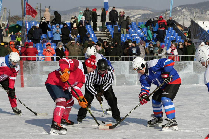 На Байкале в хоккей сыграли звёзды мирового спорта