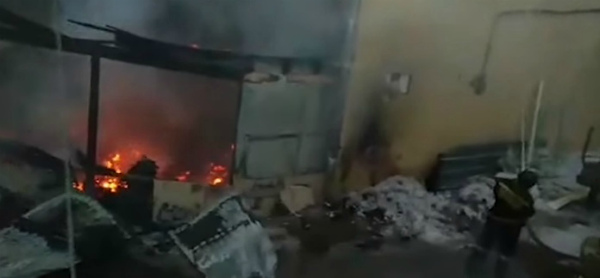 Из горящего торгового центра в Ангарске эвакуировали посетителей