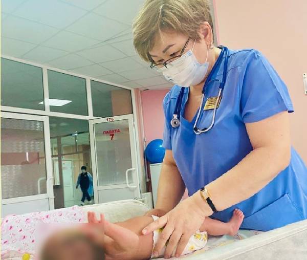 В Улан-Удэ выписали из больницы малышку с одним лёгким 