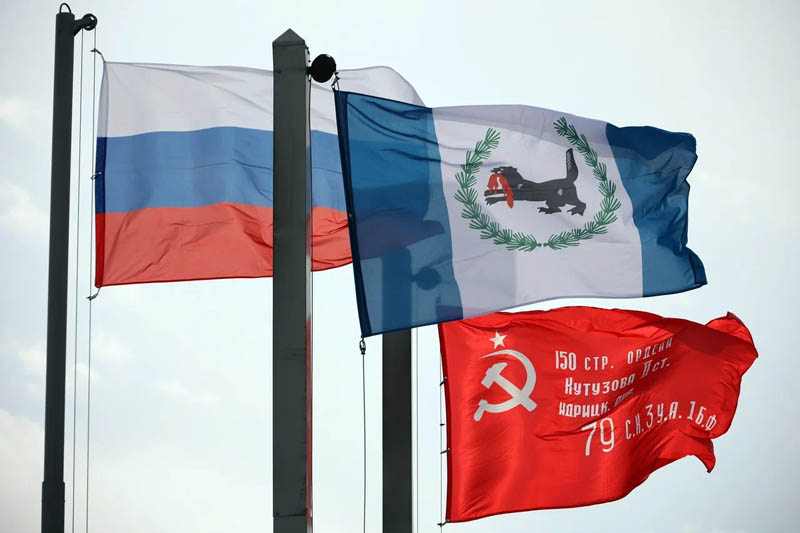 В Иркутской области вывесили копию Знамени Победы 