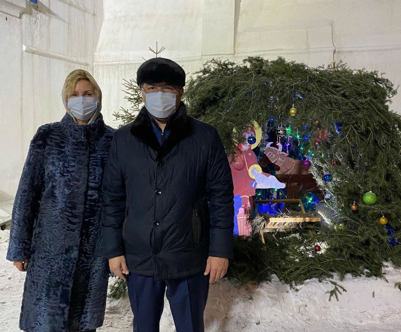 Глава Бурятии с супругой посетили храм в канун Рождества