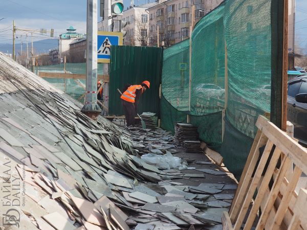 Демонтаж старой плитки на Элеваторе в Улан-Удэ идёт полным ходом 