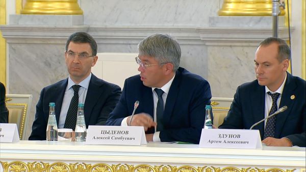 Глава Бурятии предложил направлять средства от штрафов за нарушение ПДД на транспорт