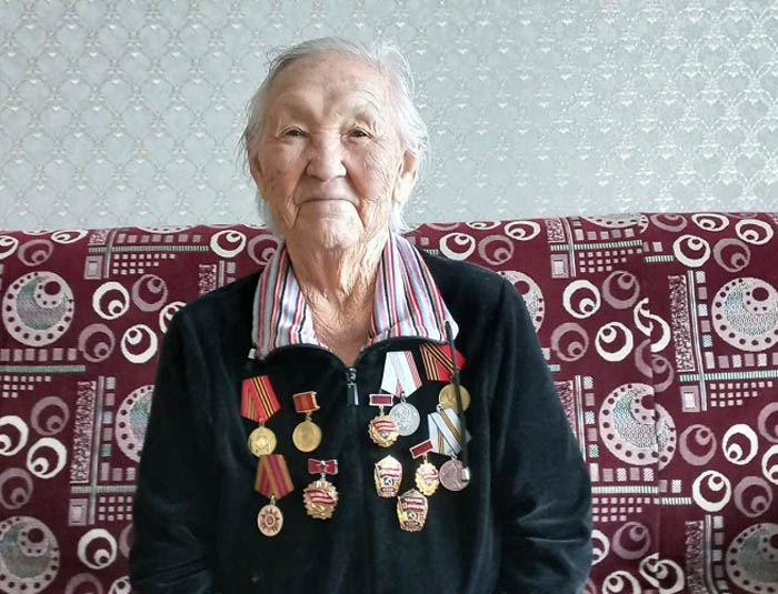 В Улан-Удэ труженица тыла отметила 90-летие