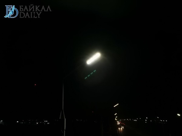 В Бурятии жители села бродят по улице с фонариками