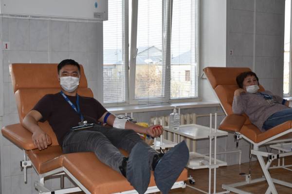 Сотрудники аэропорта Улан-Удэ поделились кровью