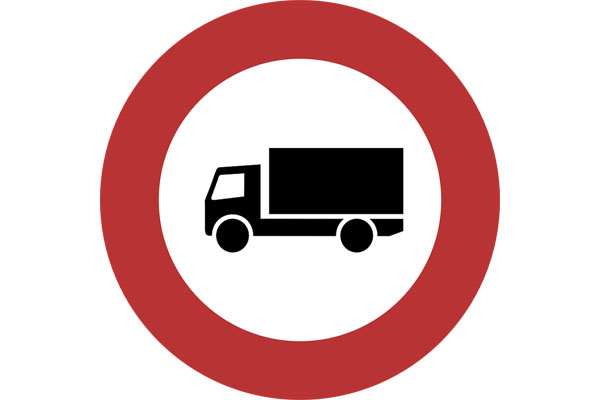 В Иркутске запретят проезд грузовиков в часы пик на год