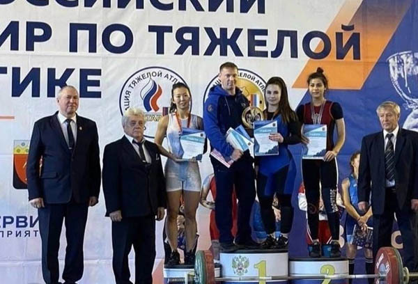 Тяжелоатлетка из Бурятии выиграла «бронзу» всероссийских соревнований