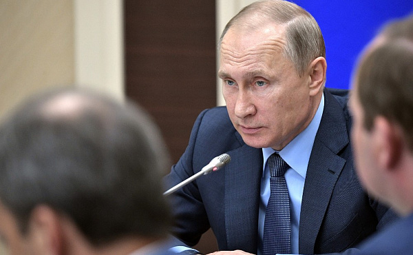 Путин дал ряд поручений по эконадзору Байкальской природной территории
