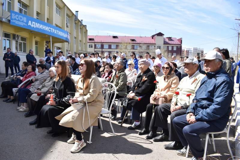 В Улан-Удэ на здании БСМП открыли мемориальные доски врачам 