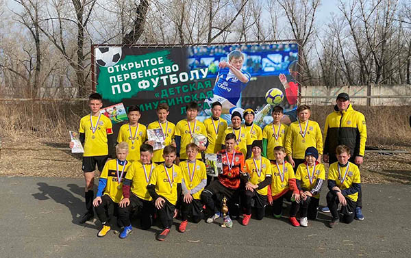 Футболисты Улан-Удэ выиграли первенство в Минусинске