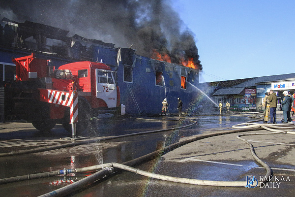 В Улан-Удэ пока не найден виновник пожара на складе «Автотрейд»