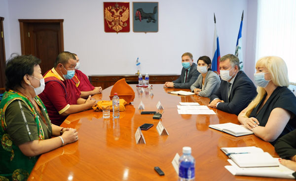 Дид Хамбо-лама встретился с губернатором Иркутской области