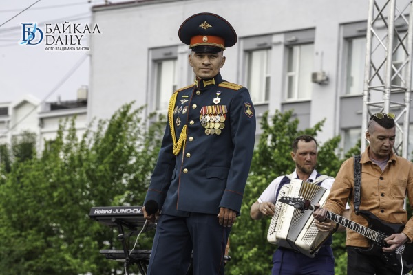 Участник СВО из Бурятии подарил землякам песню на День России