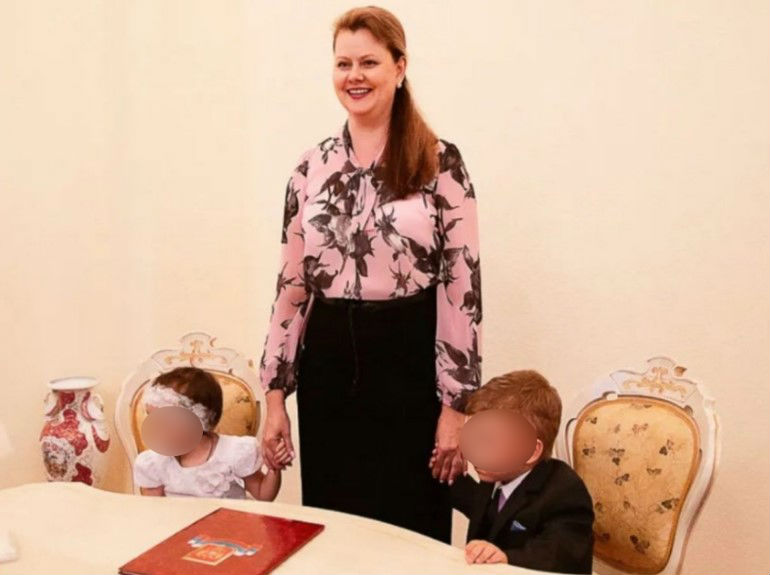 В Забайкалье работник ЗАГС провела свадьбу вместе с детьми