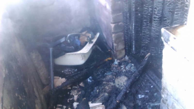 В Иркутской области пожарные спасли из горящей квартиры двух детей