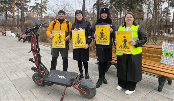 Детям в Улан-Удэ напомнили о безопасной езде на велосипедах и самокатах