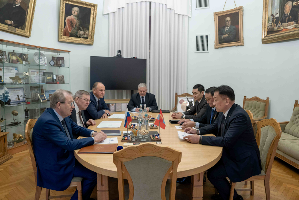 Академики обсудили влияние проекта ГЭС в Монголии на Байкал и Селенгу