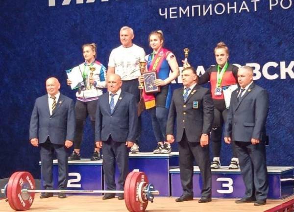Спортсменки из Иркутской области взяли медали чемпионата России по тяжёлой атлетике