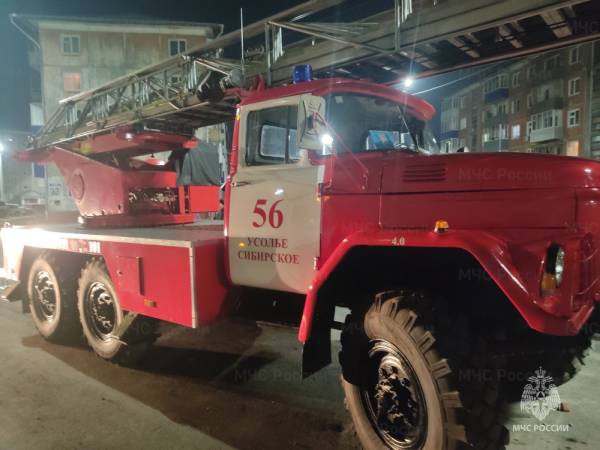 В Иркутской области девять человек спасли при пожаре в пятиэтажке