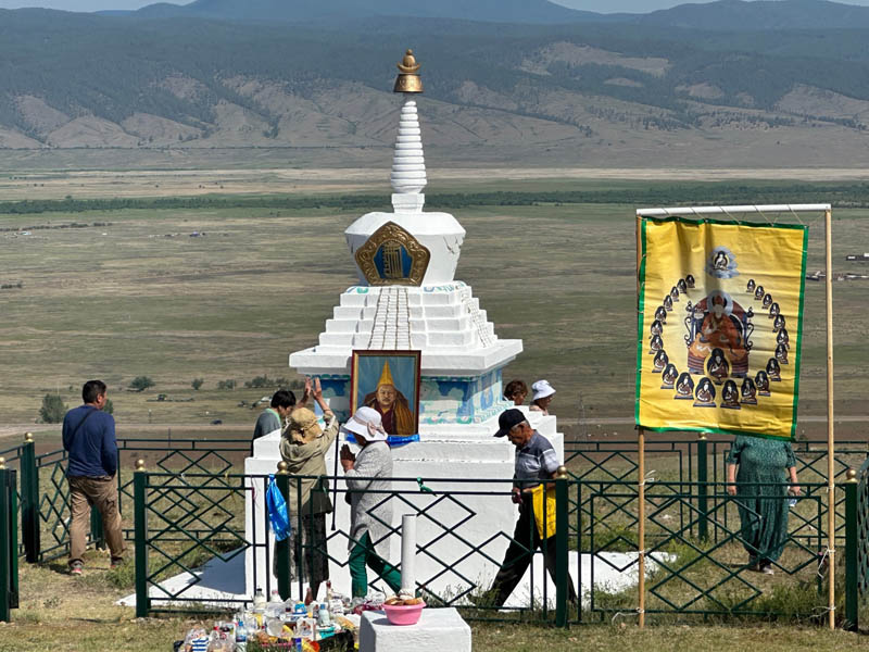 В районе Бурятии ламы провели ритуал «Хамбын обоо»