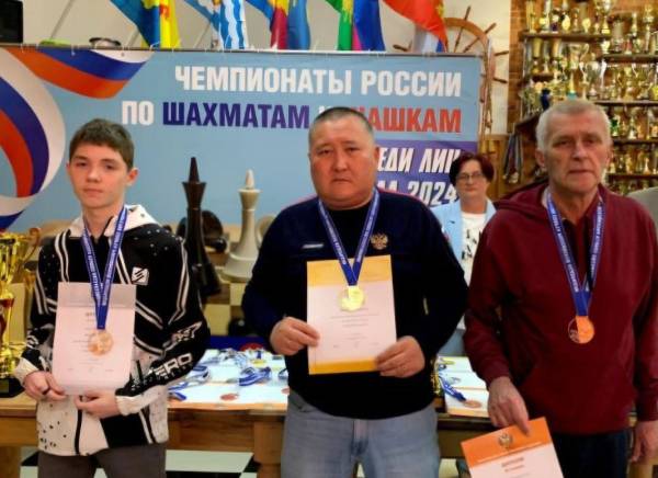 Житель Бурятии завоевал путёвку на чемпионат мира по шашкам 