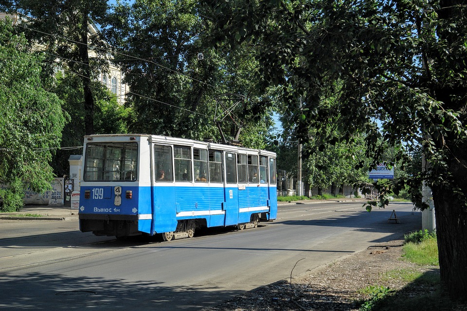В Иркутске автобусы станут зелёные, а трамваи – синие