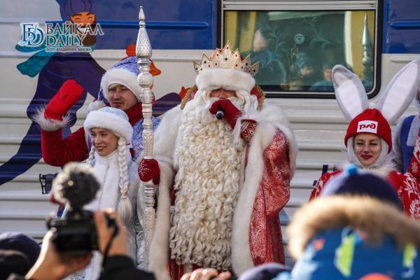 Поезд Деда Мороза посетил Улан-Удэ