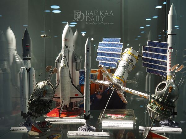 В Улан-Удэ открылась выставка «Космос в ладонях»