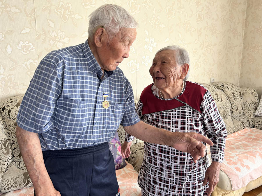 В Бурятии наградили 99-летнего ветерана ВОВ