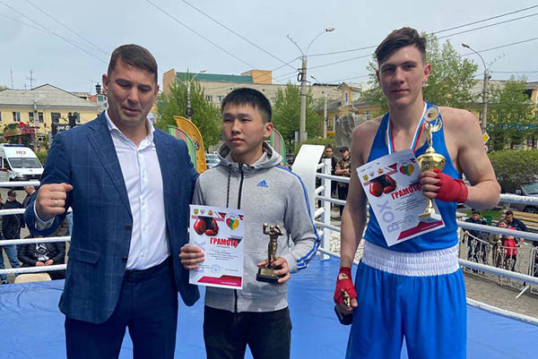 Боксёр из Улан-Удэ отличился на соревнованиях в Чите