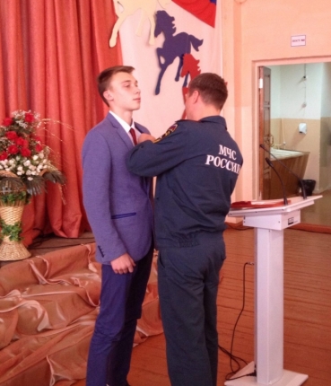 Иркутский школьник получил медаль за спасение тонущих мальчиков