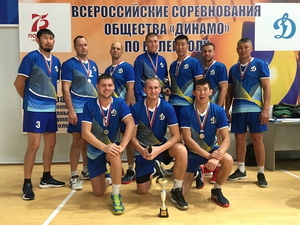 Волейболисты «Динамо Бурятия» завоевали серебро на всероссийских соревнованиях 