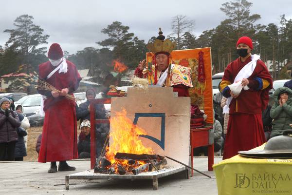 В Улан-Удэ провели мощный ритуал огненного очищения