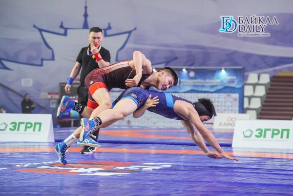В Улан-Удэ проходит международный турнир по вольной борьбе «Baikal Open»