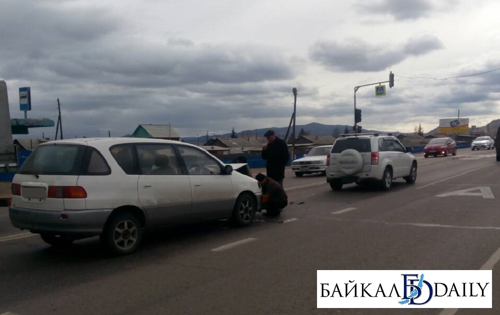 В Бурятии произошло ДТП перед пешеходным переходом (фото)