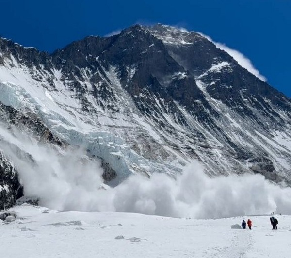 «Возник риск умереть»: Путешественник из Бурятии рассказал, как штурмовал вершину Эвереста