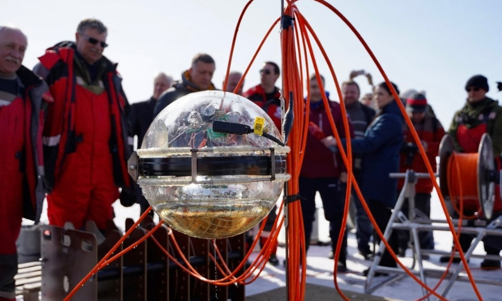 На Байкале запустили крупнейший в Северном полушарии нейтринный телескоп 