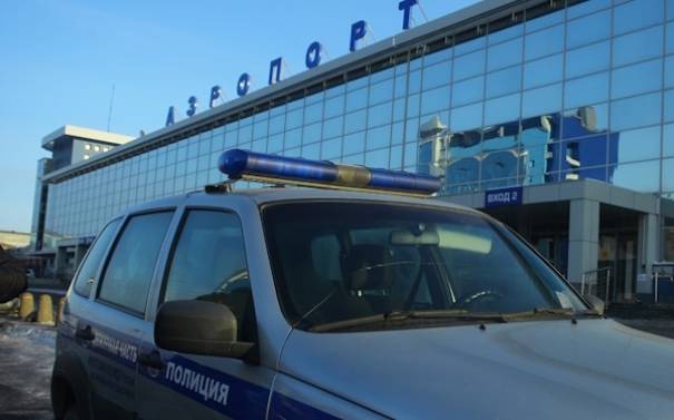 В аэропорту Иркутска иностранец пытался подкупить транспортных полицейских  