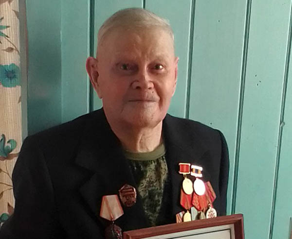 В Бурятии с 95-летием поздравили ветерана труда