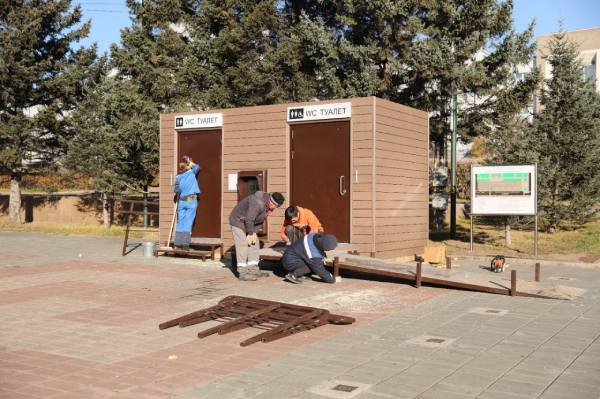 На главной площади Улан-Удэ появился туалет
