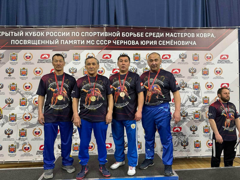 Борцы Бурятии выиграли 4 медали кубка мастеров