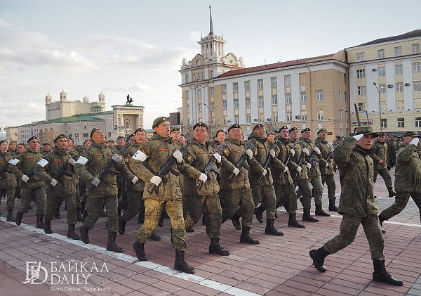 На парад Победы в Улан-Удэ пустят зрителей с отрицательным тестом на COVID-19