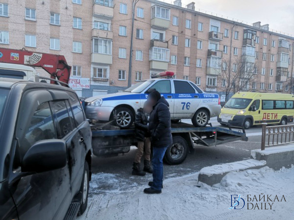 Эвакуатор попал в дтп