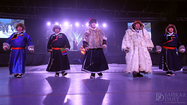 В Улан-Удэ выбрали лучшие зимние национальные костюмы