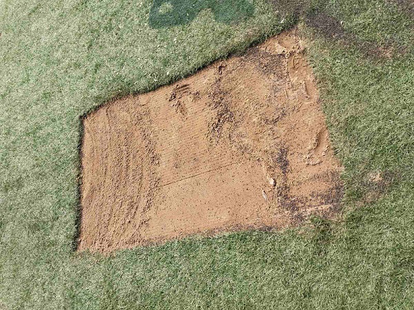 В Бурятии неизвестные вырезали покрытие футбольного поля 