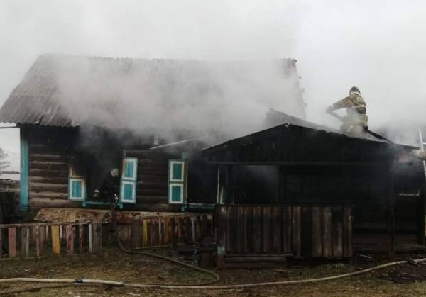 В Бурятии сгорела часть жилого дома В Бурятии сгорела часть жилого дома