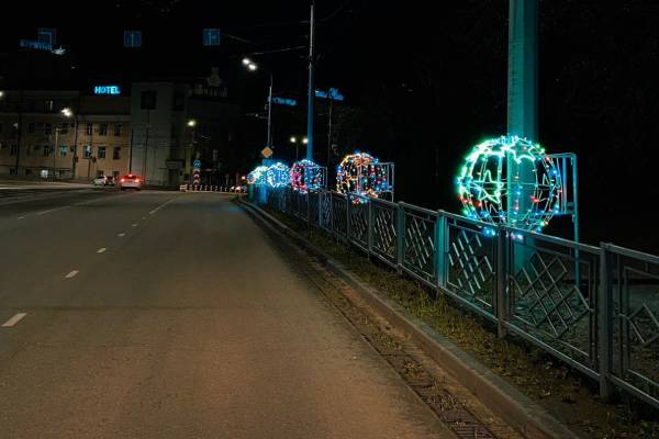 Улан-Удэ украсили световые шары 